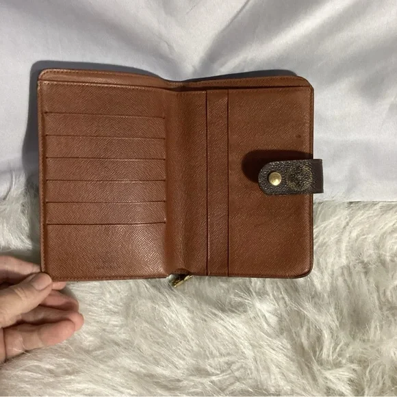 SOLD………..Louis Vuitton Monogram Porte Papier Code SP0979 Zip Snap Wallet - Picture 3 of 15